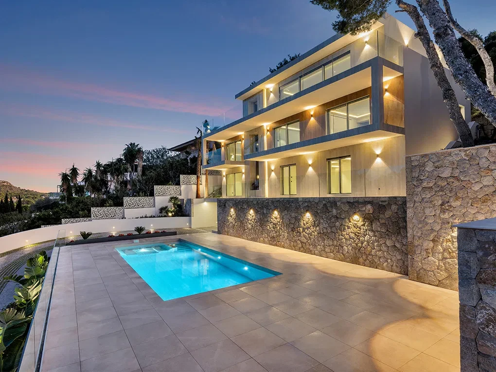 A contemporary villa above Santa Ponsa