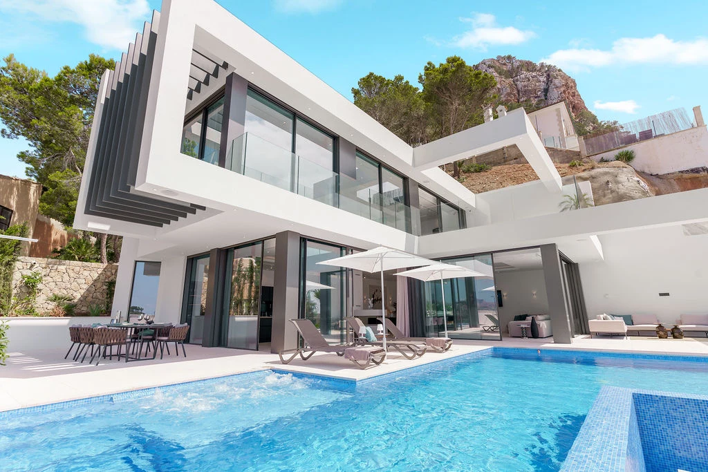 New build sea view villa in Cala Llamp