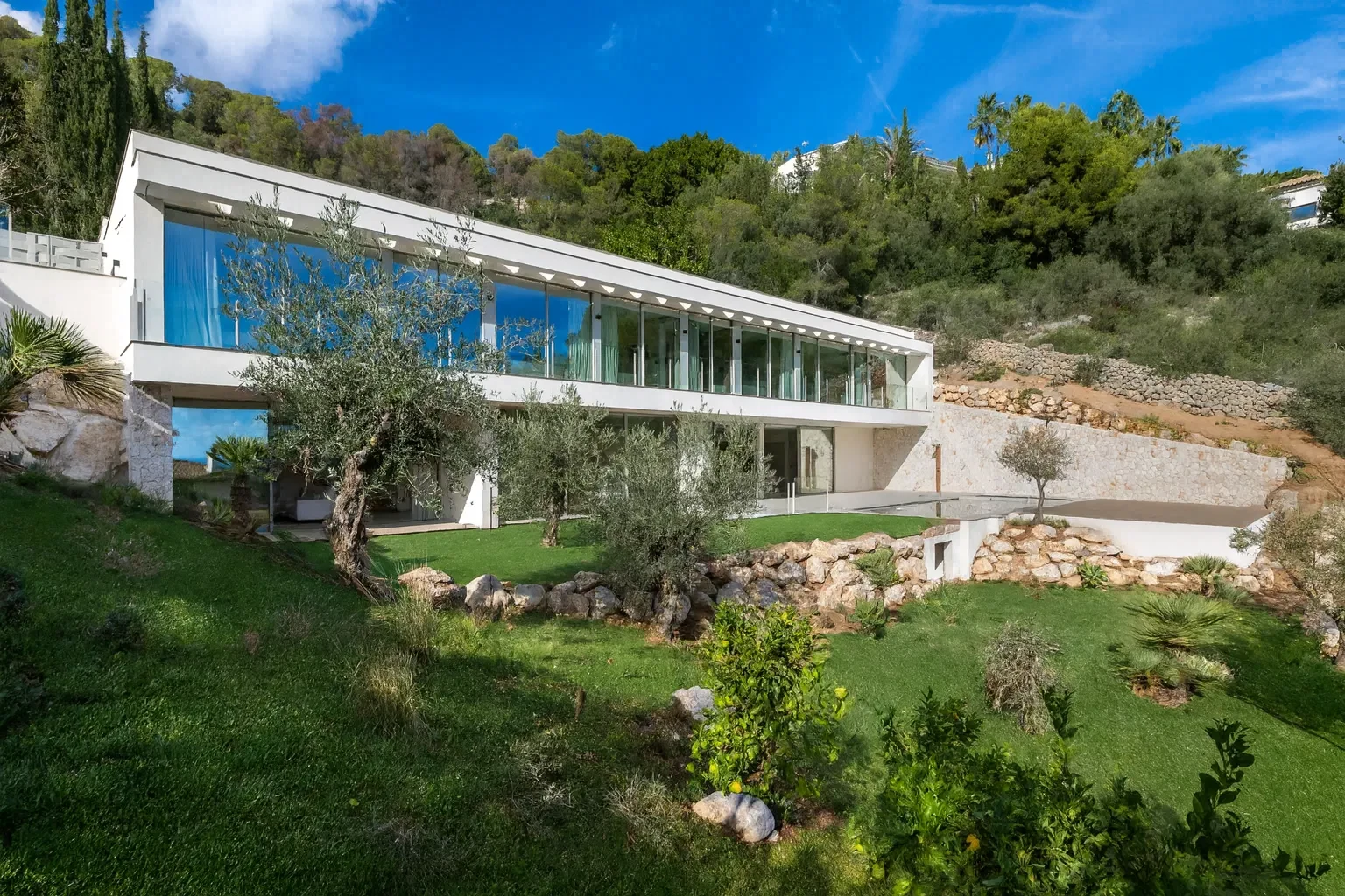 A sea-view villa in Portals