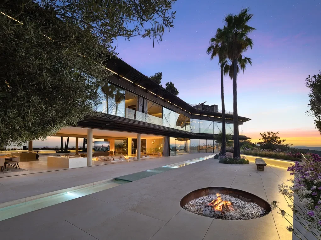Villa Solitaire, Son Vida