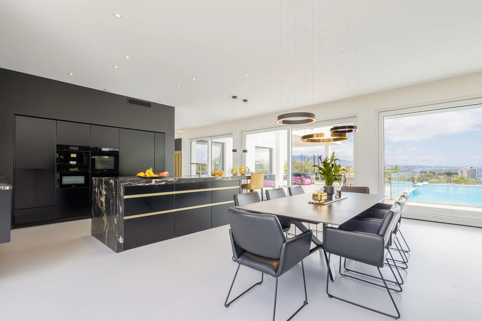 Modern Luxury Villa with Panoramic Sea Views